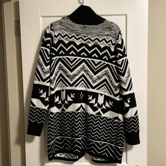 Women’s Cardiff - Picture 2 of 3